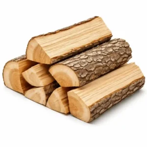 essenhout brandhout timmerhout boomstammen Ovengedroogd Essen Brandhout Kiln gedroogd esbrandhout netjes buiten gestapeld, met schoon gezaagde essenblokken met een laag vochtgehalte, perfect voor efficiënt stoken in open haarden, houtkachels en buitenvuurplaatsen